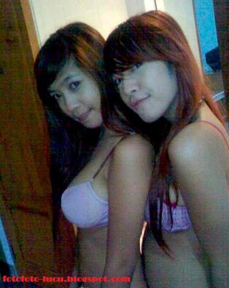 asian lesbians kissing