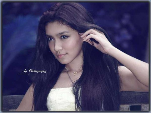 foto agnes monica tanpa busana