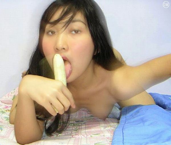 gambar memek luna maya