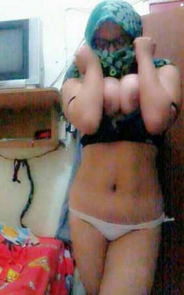 ngangkang pamer memek