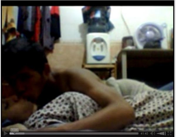 ngemut toket