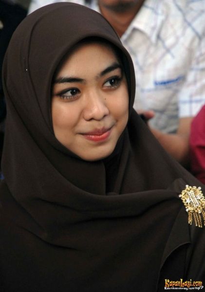 oki setiana dewi mesum