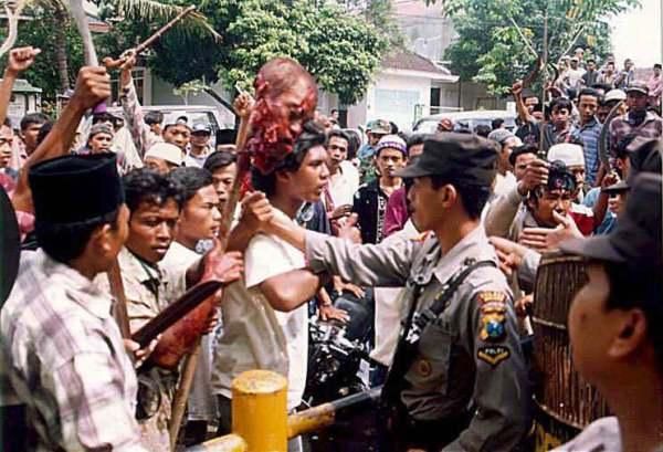 kerusuhan dayak dan madura