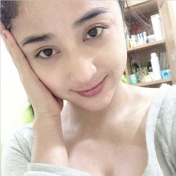 foto dewi persik kemben melorot