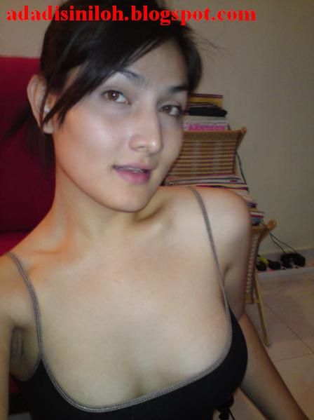 gadis cina pamer memek