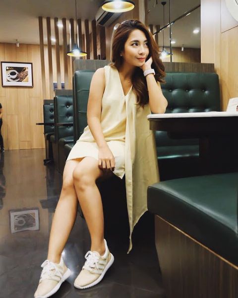 gadis bugil