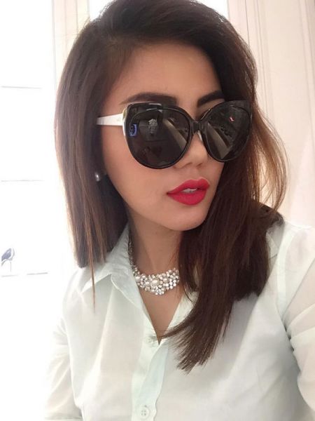nikita mirzani tanpa busana