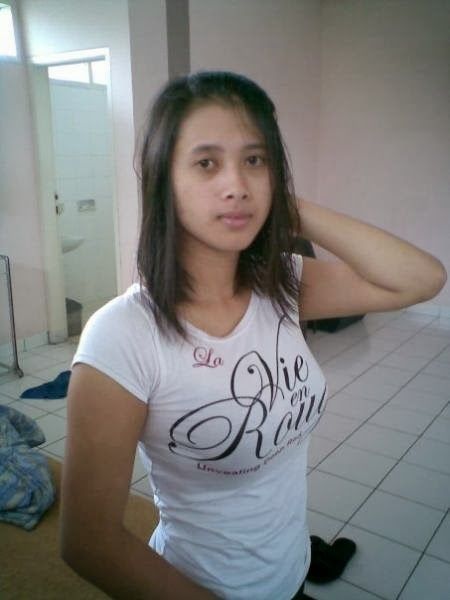 wanita mandi