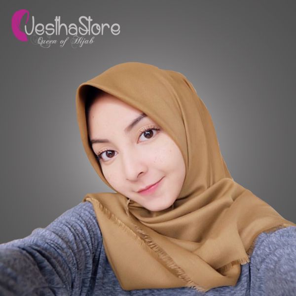 artis cantik bahan coli