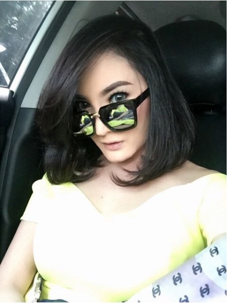 kiki amalia stockings
