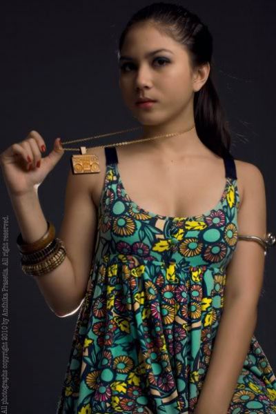 artis telanjang bulat