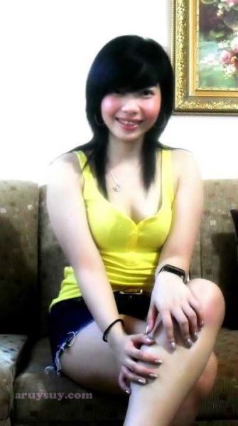 gadis telanjang