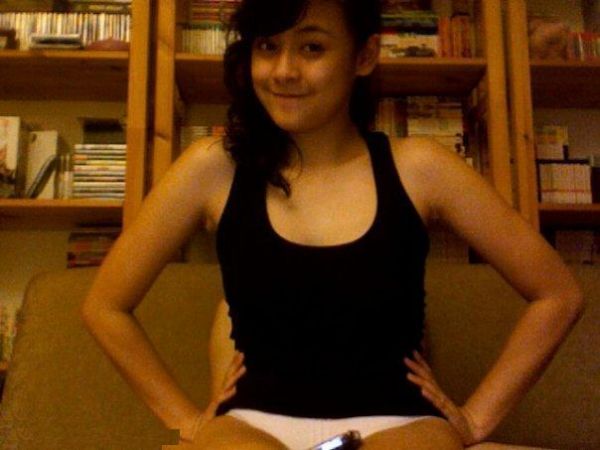 gambar wanita telanjang
