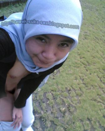 jilbab ngentot
