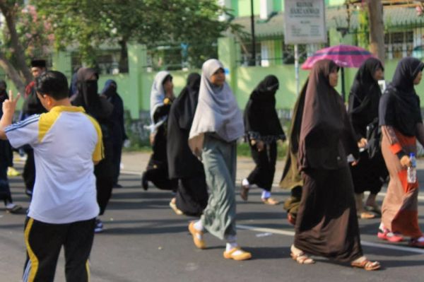 kaos kaki bahasa inggris