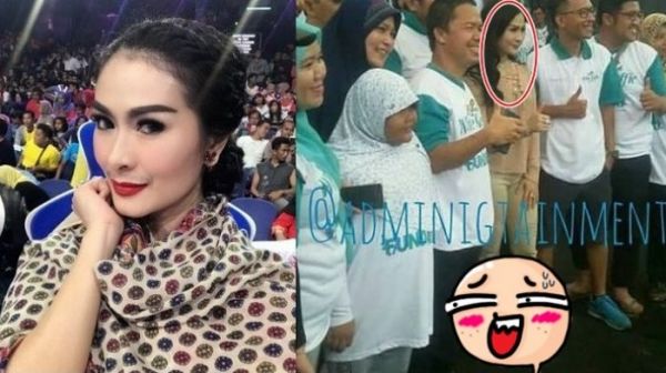 perempuan telanjang bulat