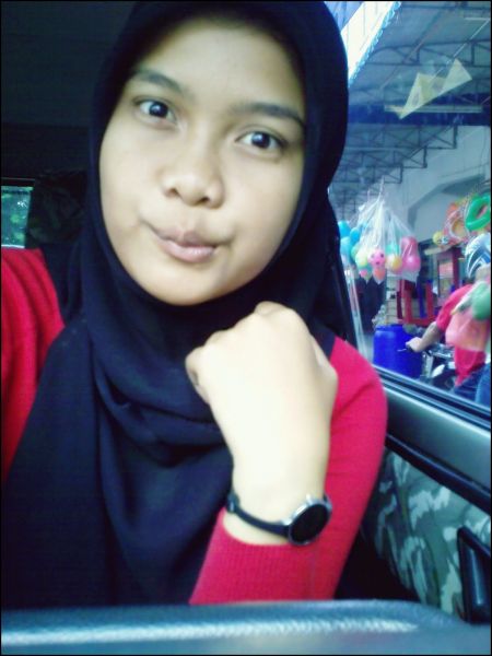 wanita f
