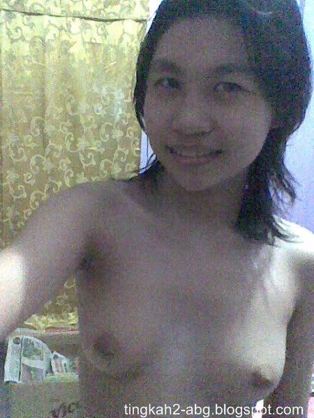 wanita cantik ber jilbab
