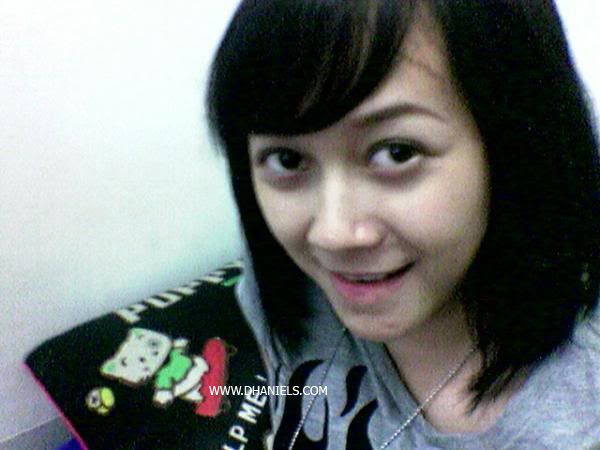 cewek pipis