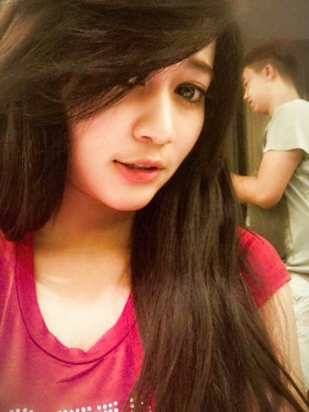 ngintip cewek pipis