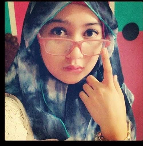 wanita berjilbab
