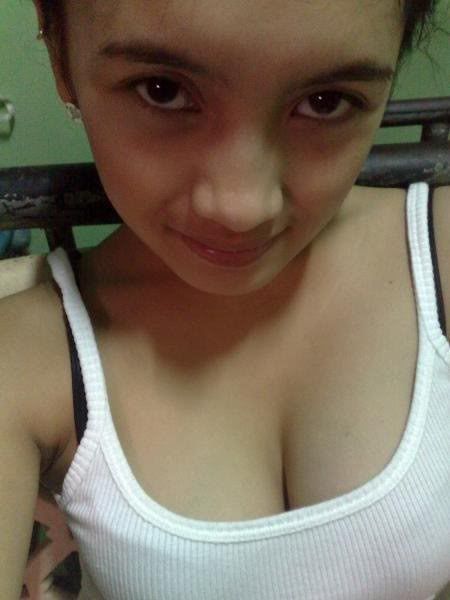 gadis bugil hot