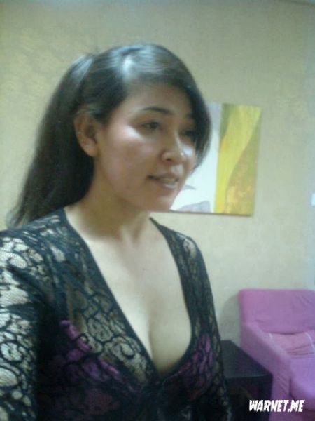 telanjang gadis amoy