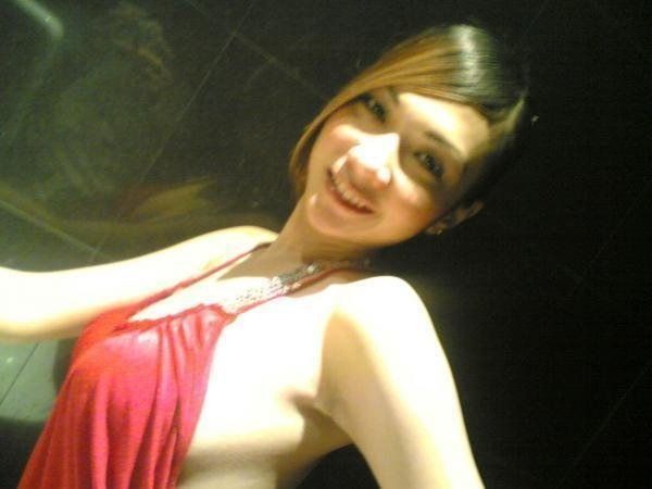 slimpics memek online gambar 1