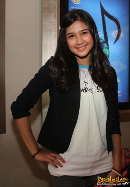 cinta pertama mikha tambayong
