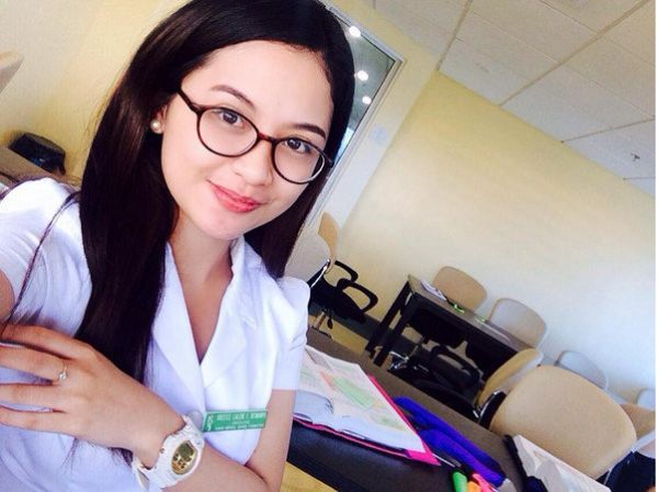 gadis cantik ngentot