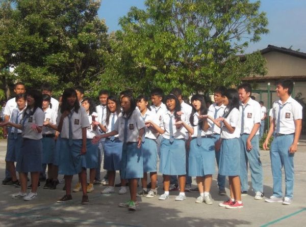 ngintip paha bu guru