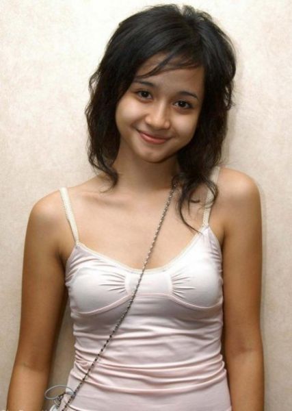 ngintip cewek mandi telanjang