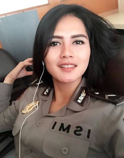 gambar wanita hamil pakai baju ketat