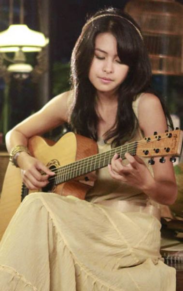 biodata maudy ayunda