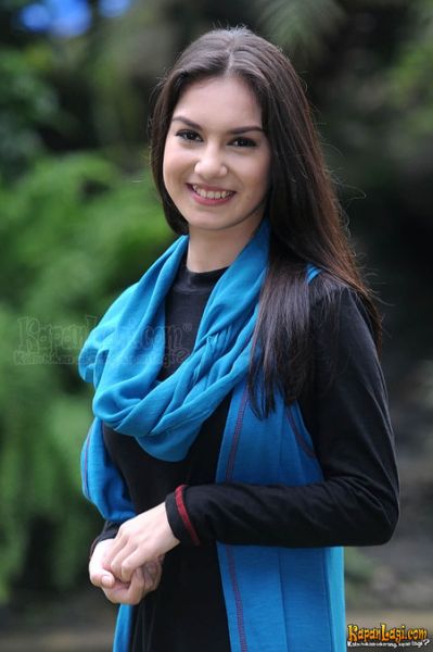 payudara terbesar