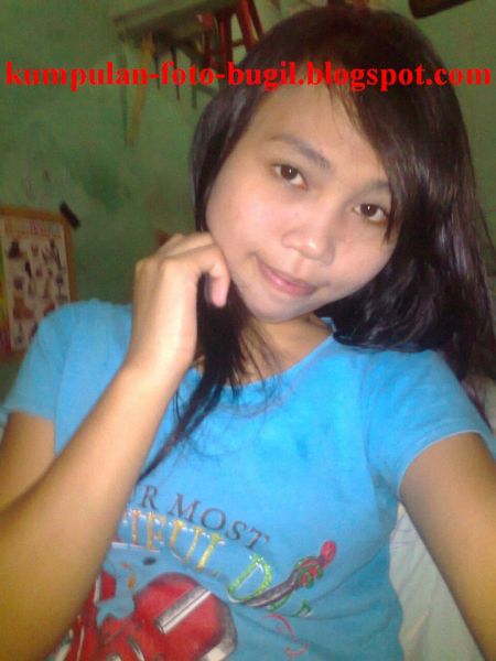 gadis smp telanjang pamer memek sempit