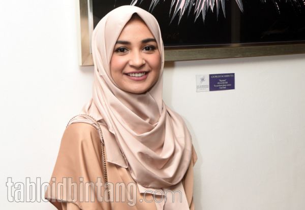 danielle udell gambar memek online