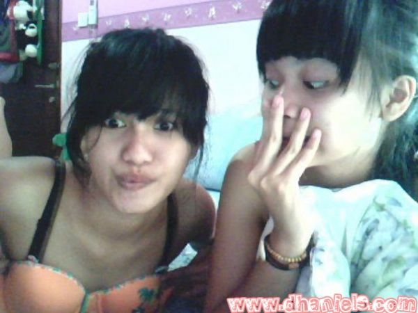 telanjang bugil