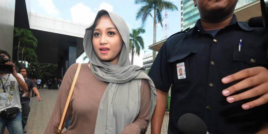 pembantu jilbab