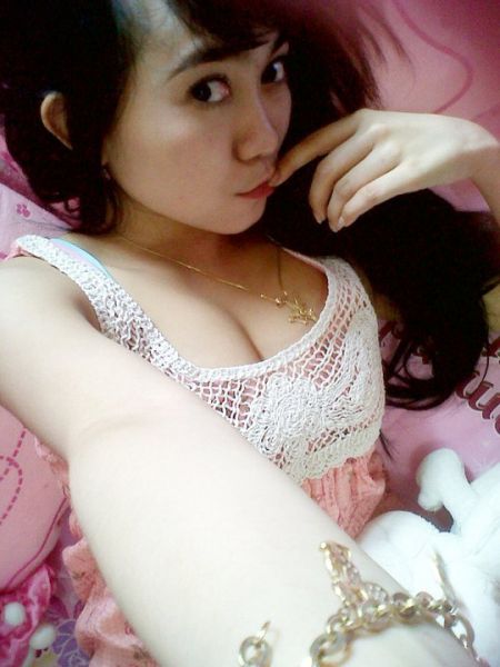 puting susu abg montok