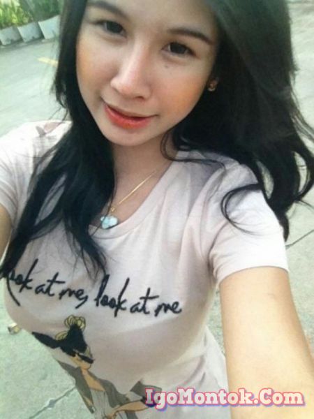 pamer toket gede
