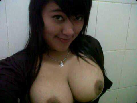 artis indonesia bugil syahrini