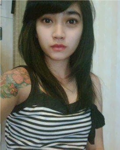 ngentot memek cewek cantik bugil