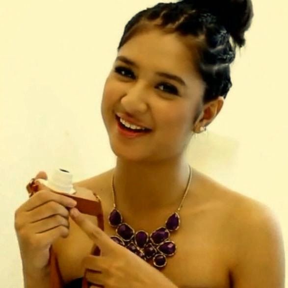 artis telanjang