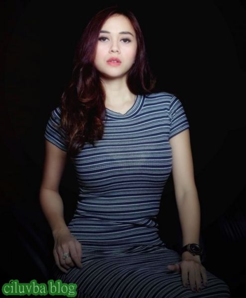galeri foto hot aura kasih