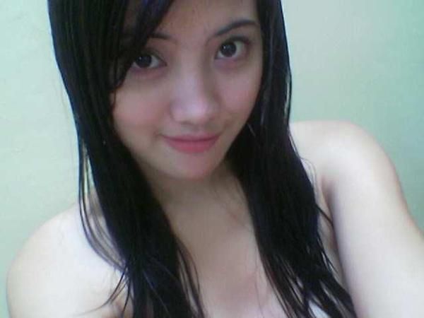 dewi persik ngintip mandi