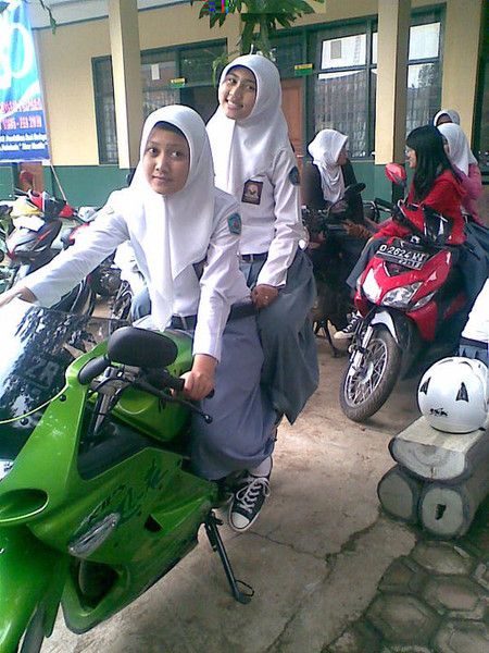 cewek manado