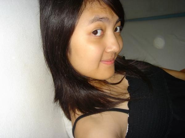 chika bugil