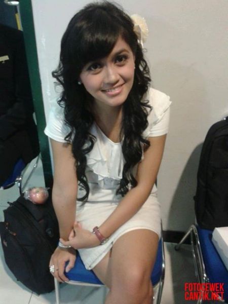 jilbab mesum di warnet