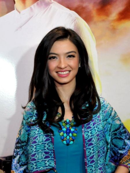 model rambut panjang